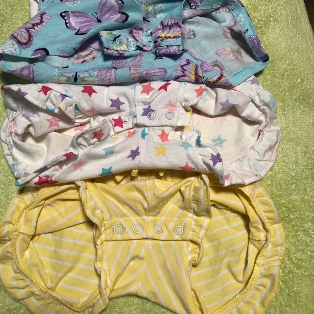 Baby suits 🦋🌟🐯 - Picture 2 of 3